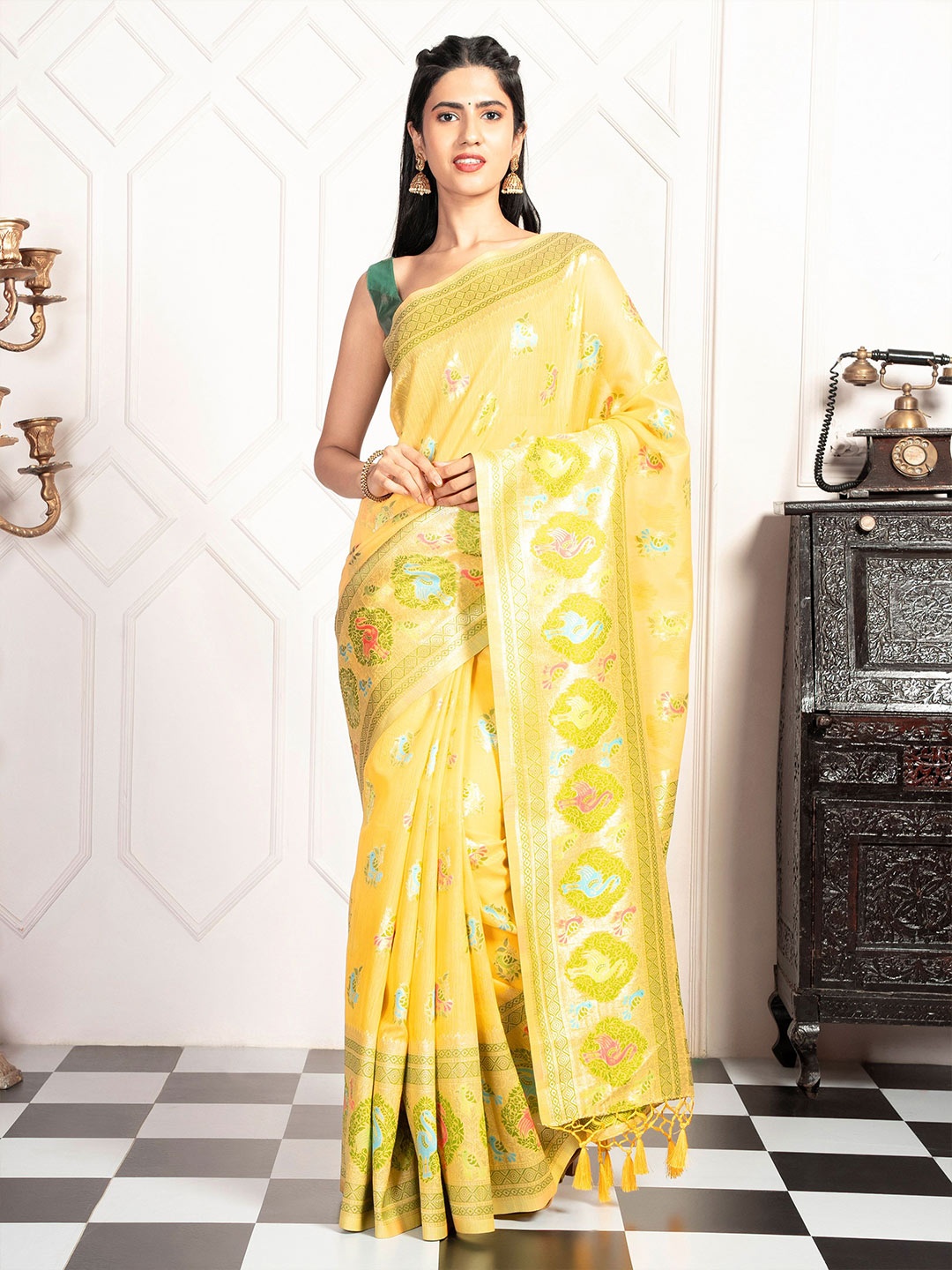 

MIMOSA Woven Design Kanjeevaram Saree, Yellow