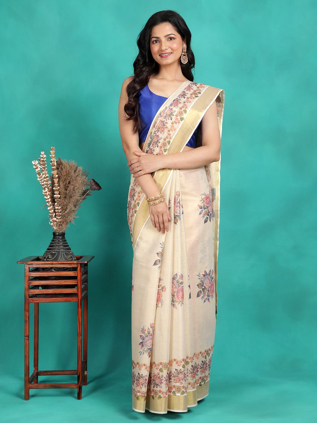 

Sangria Printed Kasavu Saree With Blouse, Cream