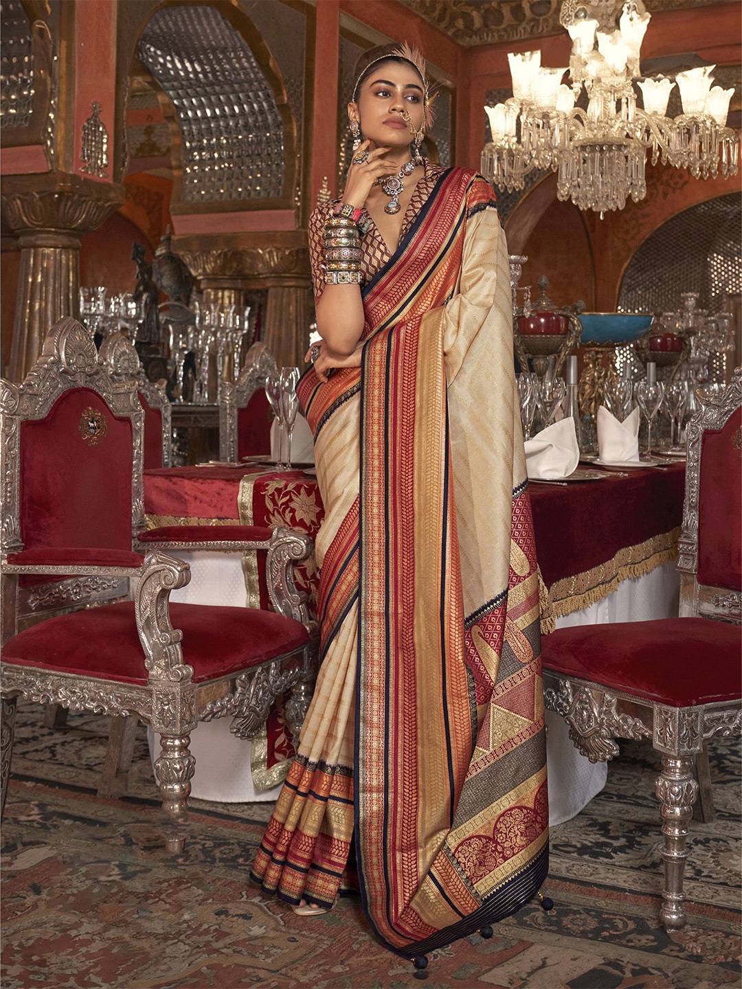 

elora Striped Pure Silk Kanjeevaram Saree, Beige