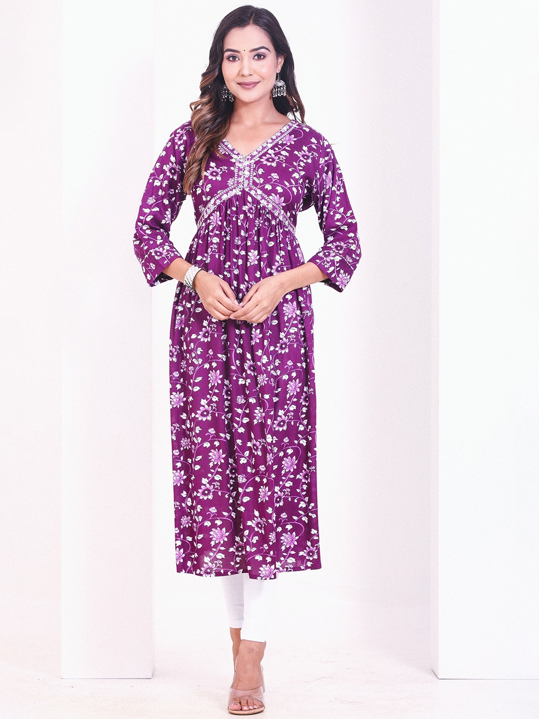 

Intizer Women Floral Printed Gotta Patti Kurta, Purple