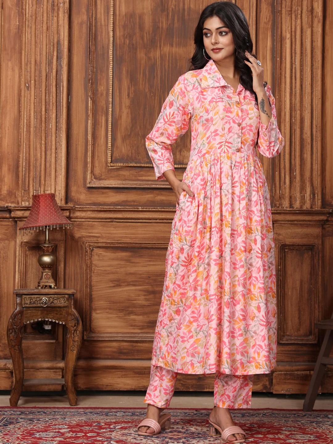 

Rujave Women Floral Printed Regular Kurta with Trousers, Pink