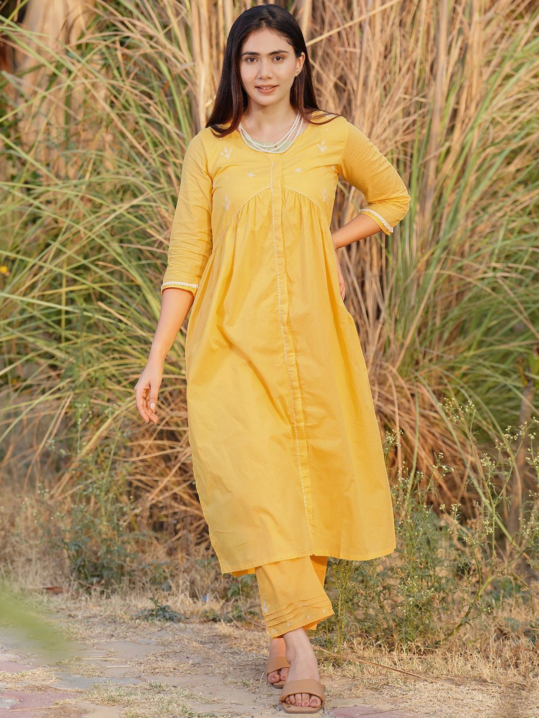 

zuri Women Embroidered Regular Pure Cotton Kurta with Trousers, Yellow