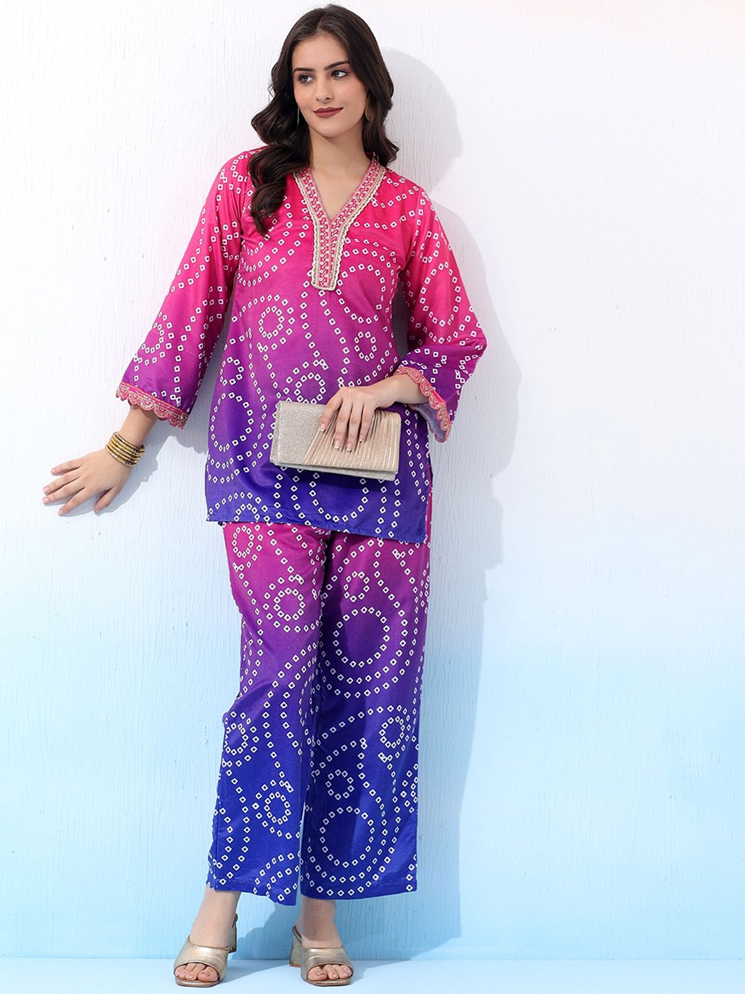 

Bani Winter V-Neck Printed Velvet Tunic With Palazzo, Fuchsia