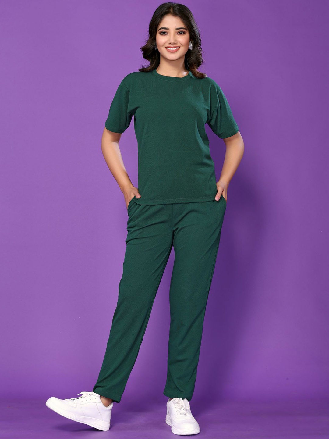 

vj fashion Round Neck T-Shirt With Jogger Co-Ords Set, Green