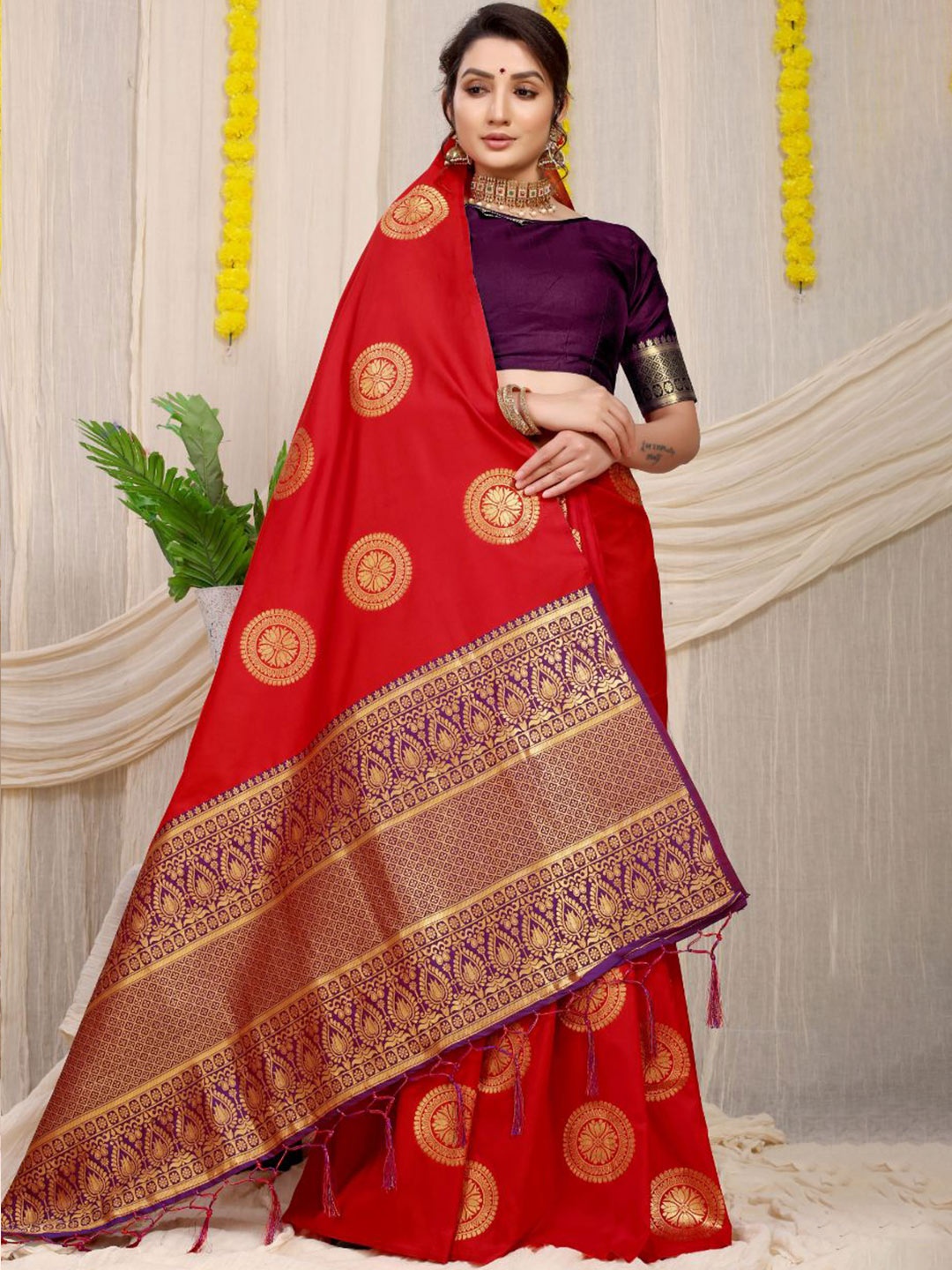 

Royal Rajgharana Saree Woven Design Zari Pure Silk Banarasi Sarees, Red