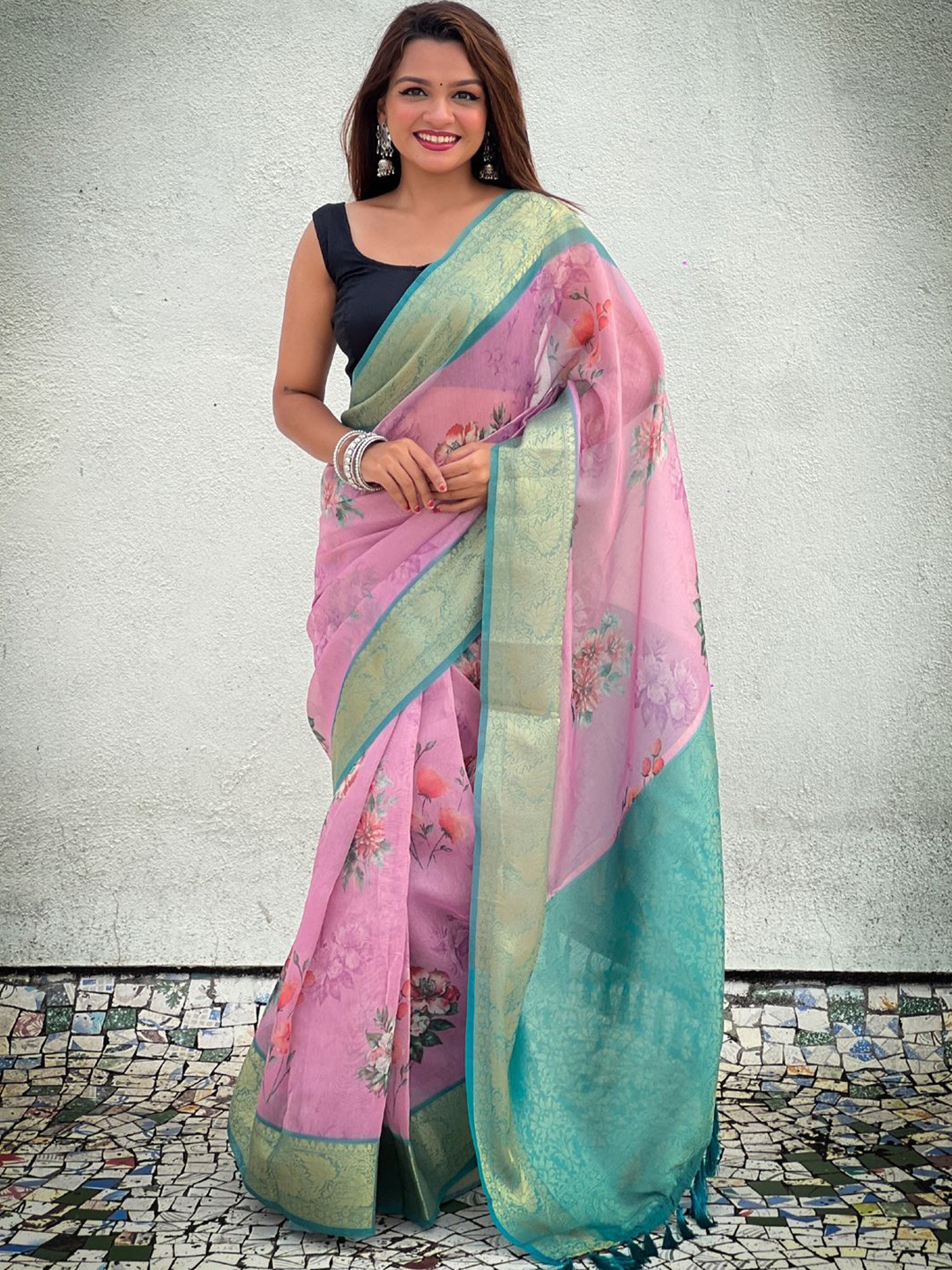 

Mitera Floral Zari Tissue Saree, Pink