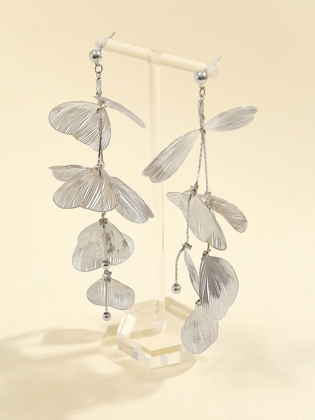 

StyleCast x Revolte Leaf Shaped Studs Earrings, Silver