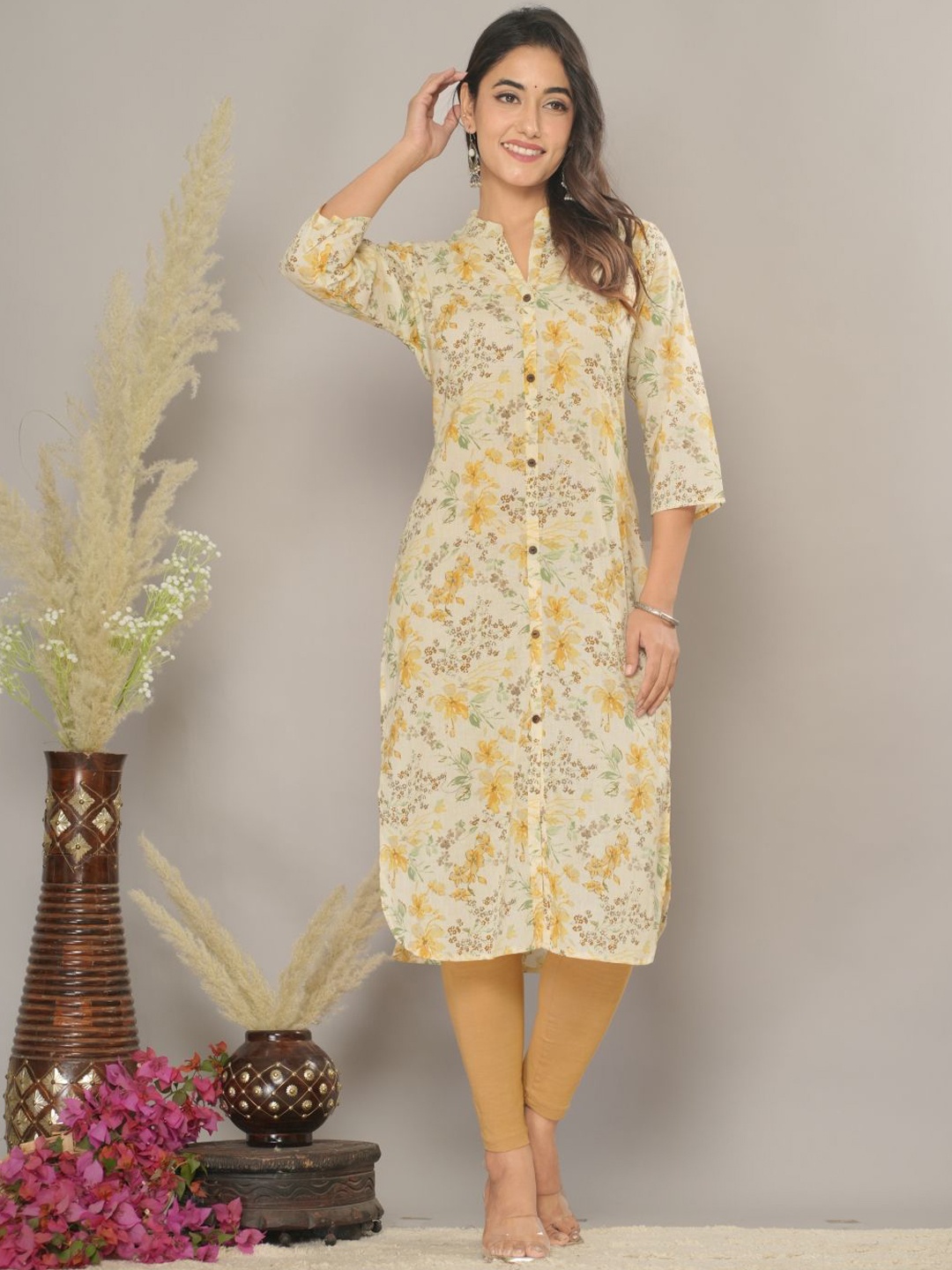 

Mehsoos Women Floral Printed Handloom Kurta, Yellow
