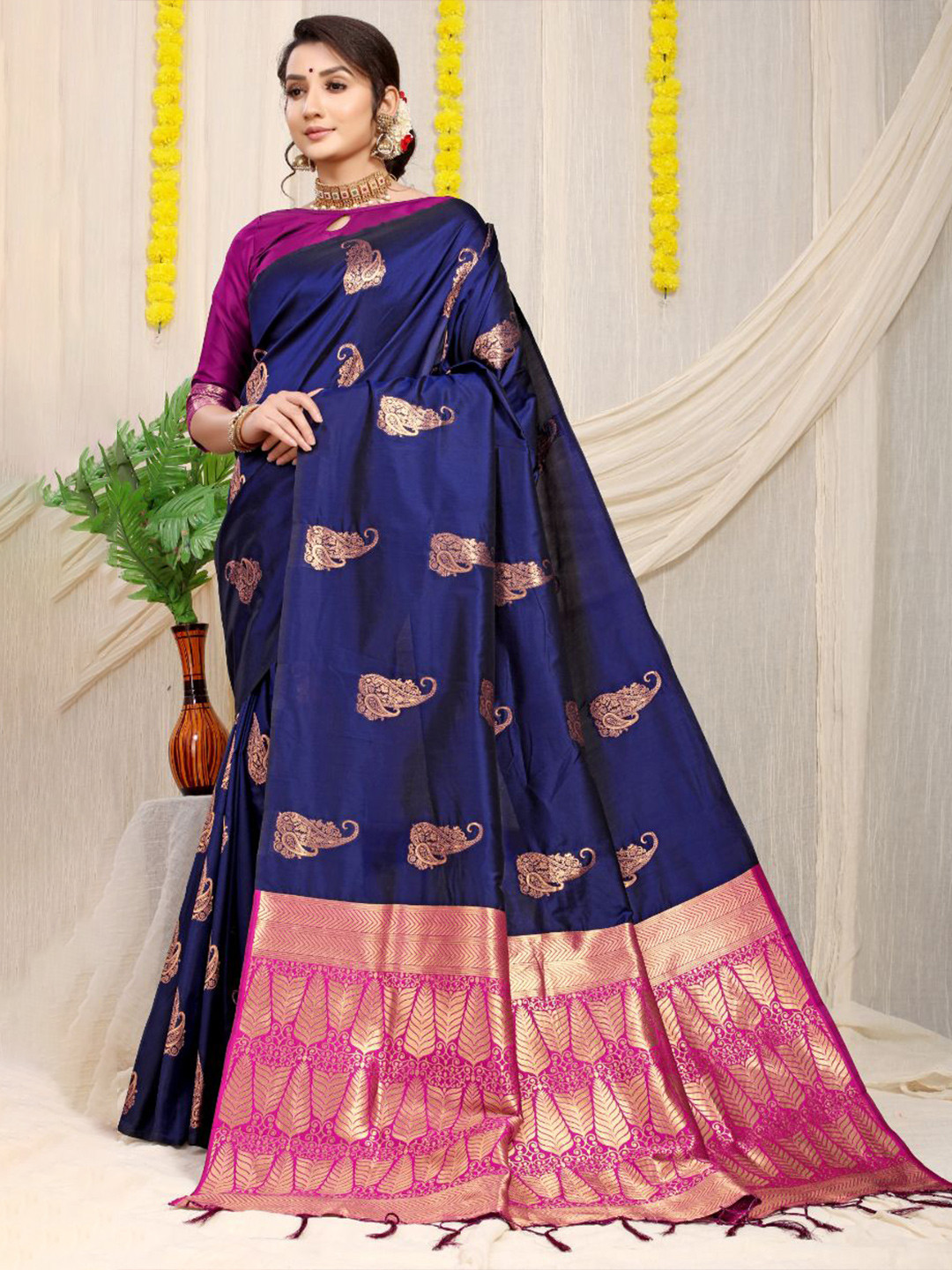 

Royal Rajgharana Saree Woven Design Zari Pure Silk Banarasi Sarees, Navy blue