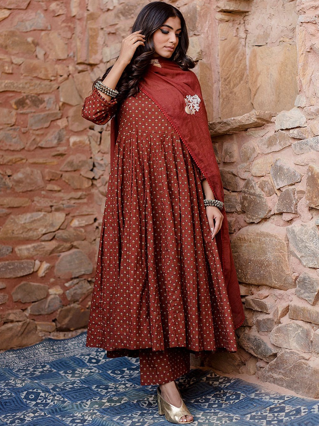 

GulaboJaipur Women Floral Printed Empire Pure Cotton Kurti with Pyjamas & With Dupatta, Brown