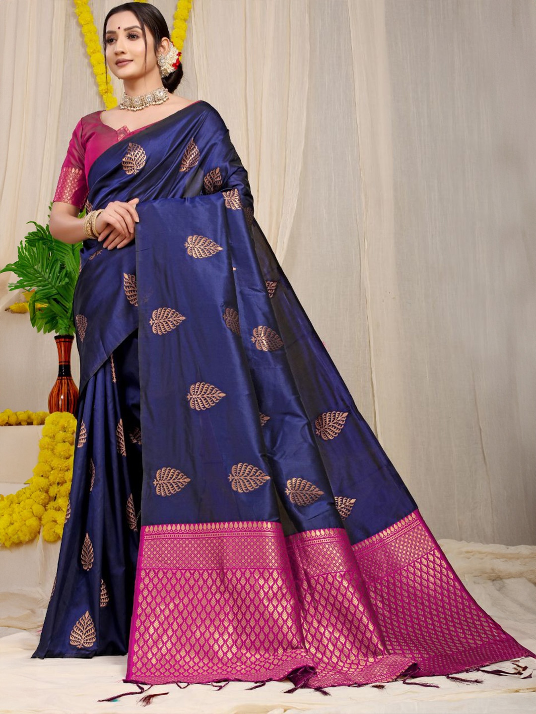 

Royal Rajgharana Saree Woven Design Zari Pure Silk Banarasi Sarees, Navy blue