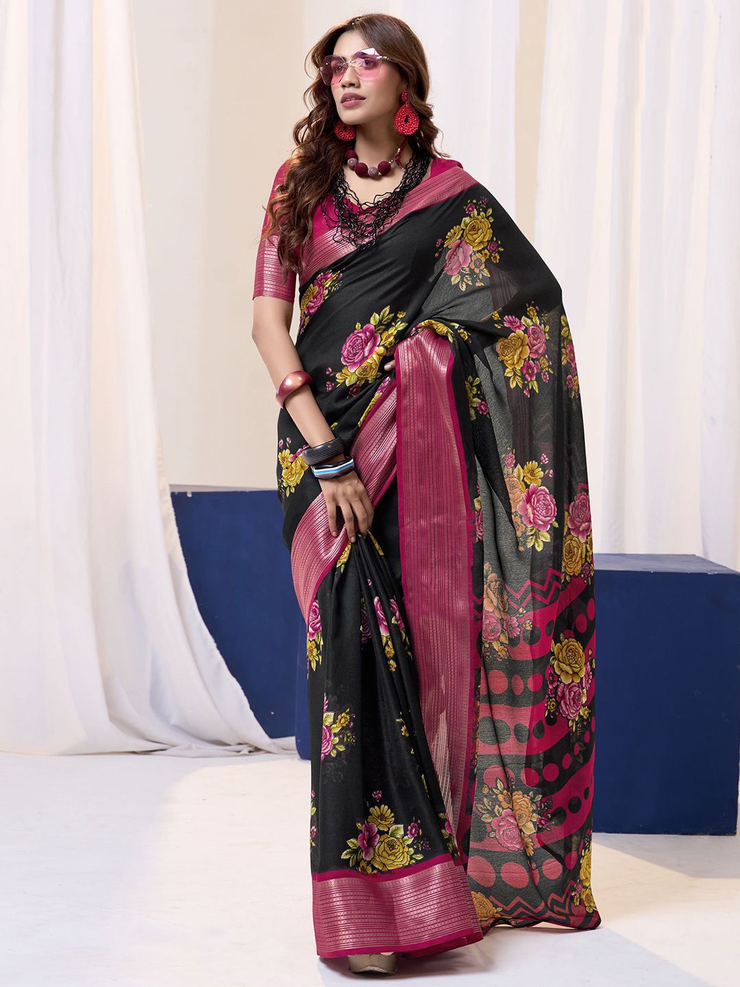 

Mitera Floral Zari Pure Georgette Saree, Black