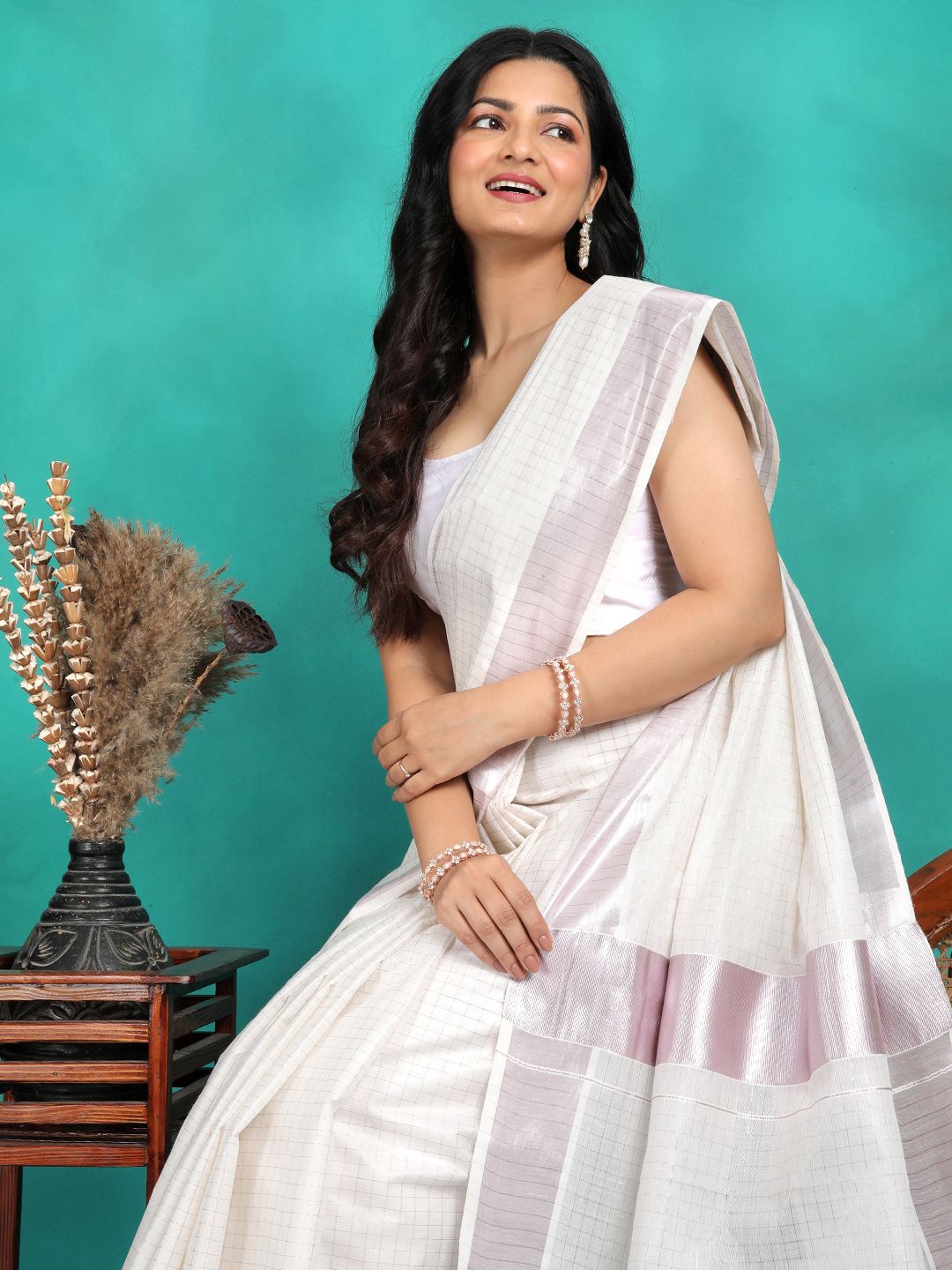 

Sangria Woven Design Kasavu Saree With Blouse, White