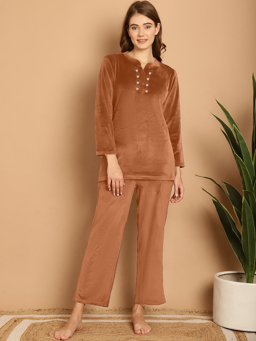 

Aerowarm Women Printed Night suit, Tan