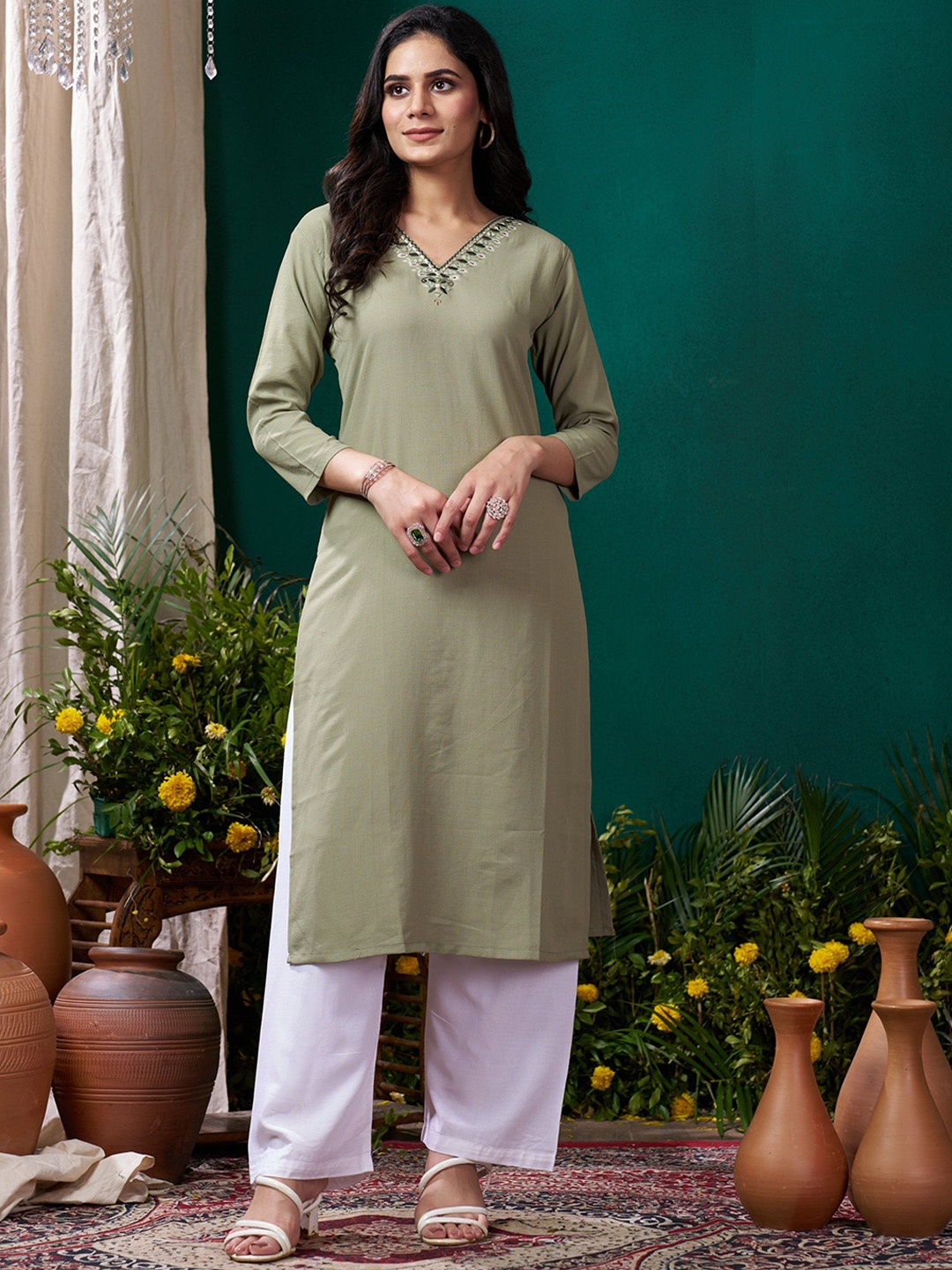 

Rujave Women Embroidered Empire Kurta with Trousers, Sea green