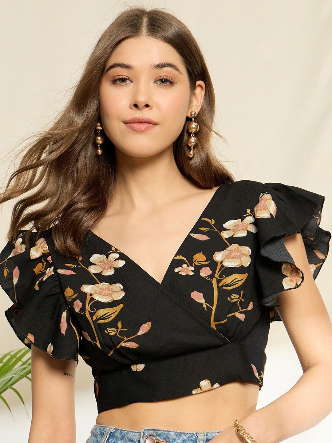 

Berrylush Floral Print Ruffles Styled Back Crop Top, Black