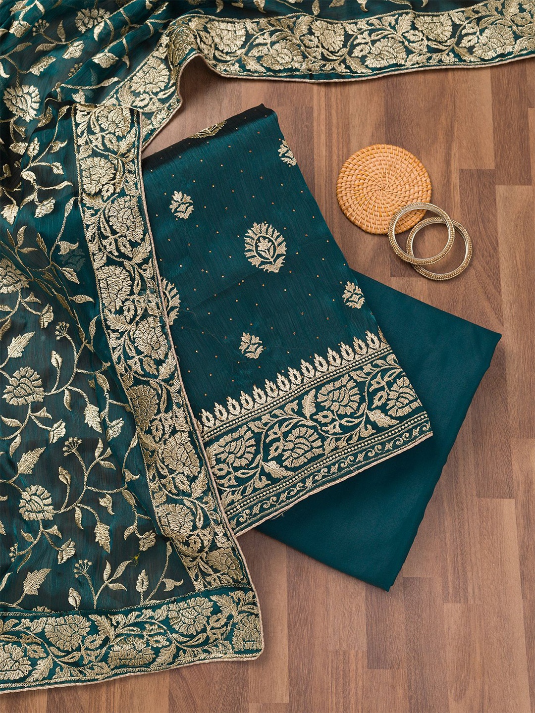 

Koskii Embroidered Unstitched Dress Material, Green