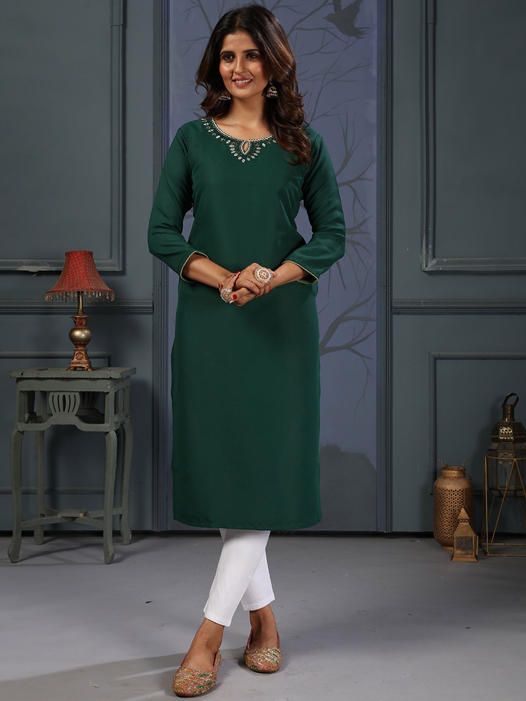 

Rujave Women Paisley Embroidered Regular Kurta with Trousers, Green