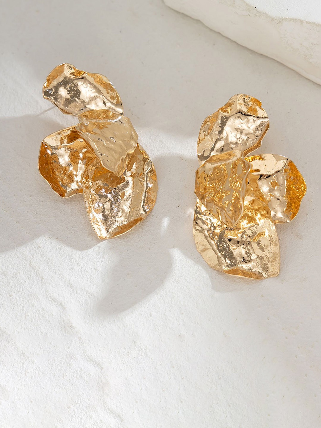 

StyleCast x Revolte Leaf Shaped Studs Earrings, Gold