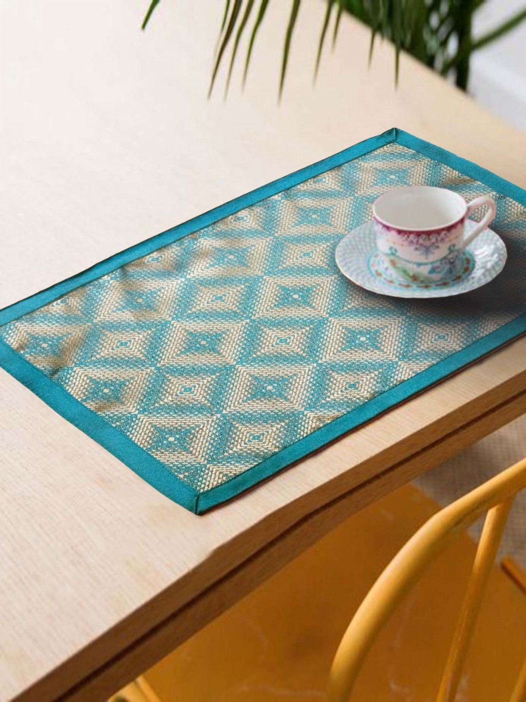 

Lushomes White & Blue 6 Pieces Printed Rectangular Table Placemats