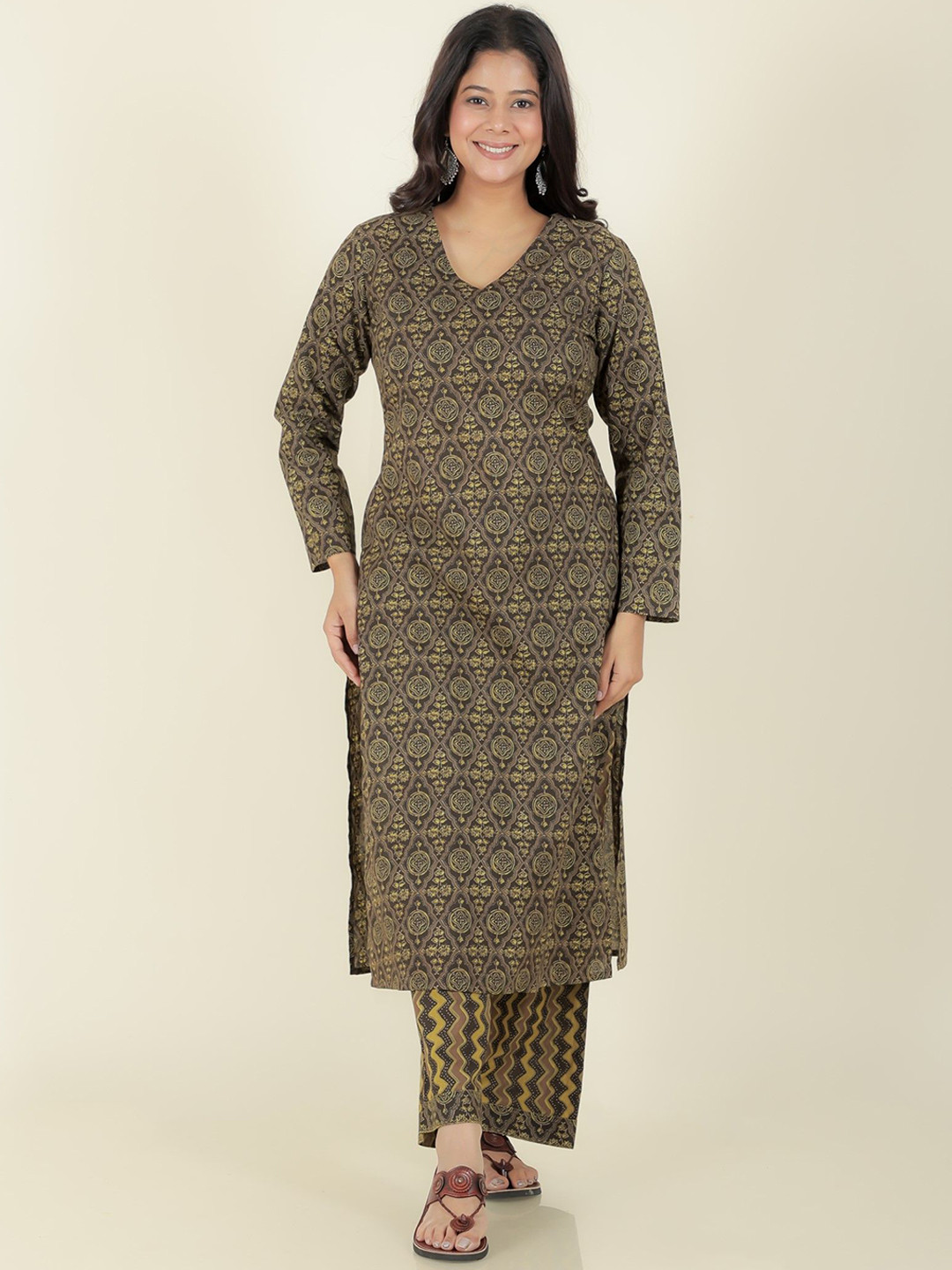 

Aramya Women Ethnic Motifs Printed Regular Pure Cotton Kurta with Trousers, Brown