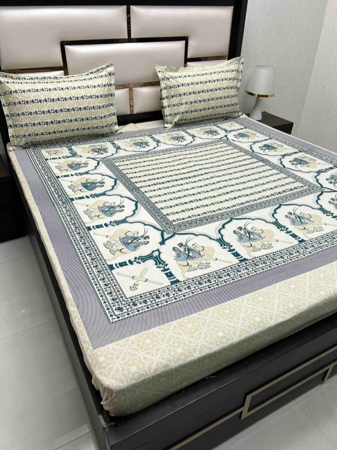 

Pure Decor Cotton King Size Double Bed Bedsheet With 2 Pillow Covers 2.74m X 2.74m, Green