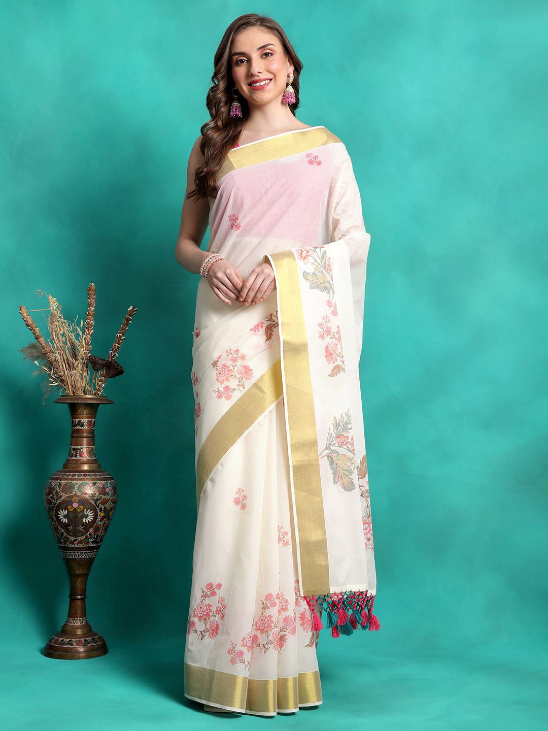 

Sangria Floral Printed Kerala Kasavu Saree With Zari Border, White