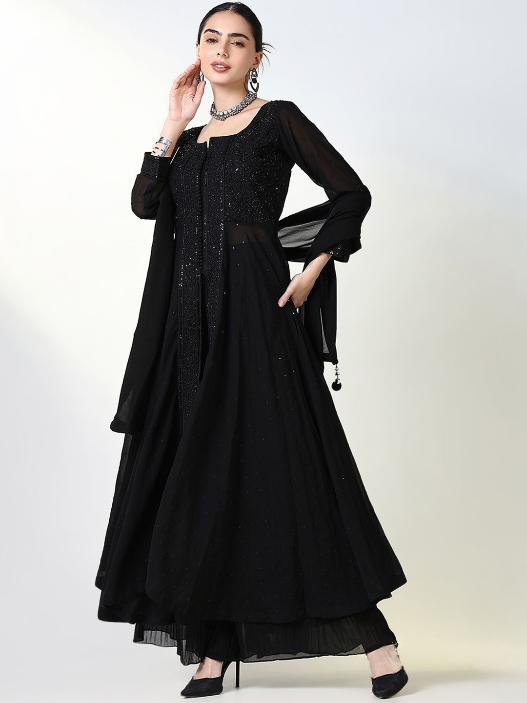 

SHOWOFF Women Floral Embroidered Empire Thread Work Kurta with Palazzos & With Dupatta, Black