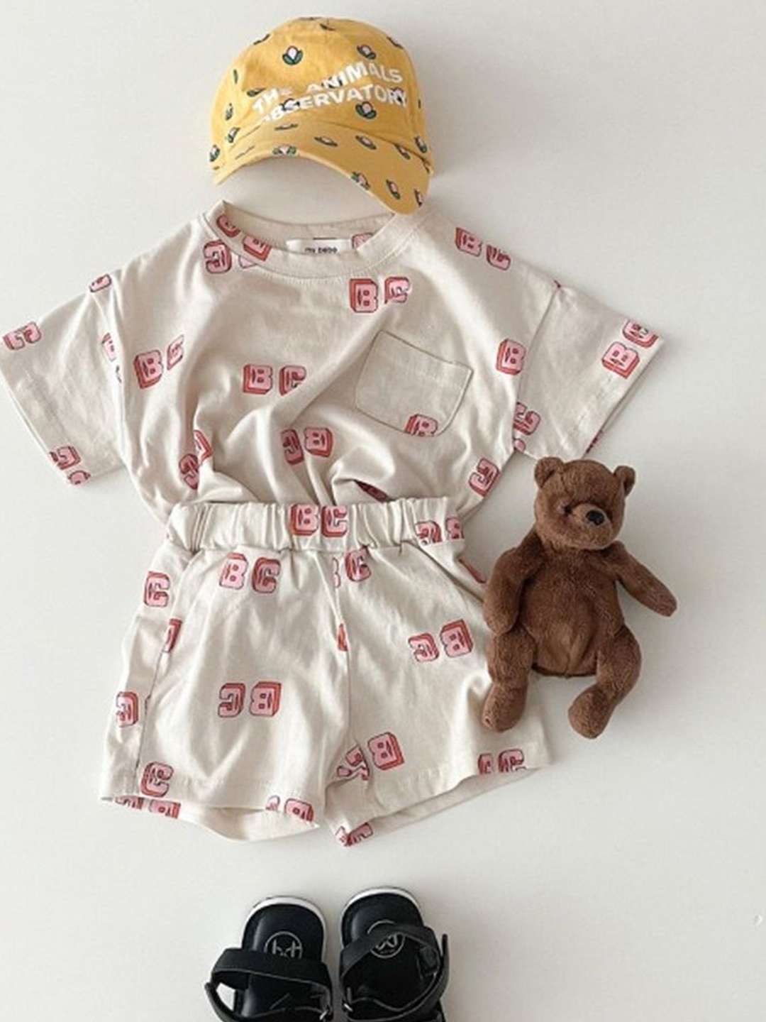 

LULU & SKY Unisex Kids Printed Top with Shorts, White