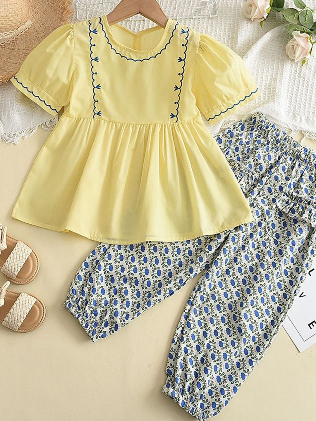 

LULU & SKY Girls Printed Top with Pyjamas, Yellow