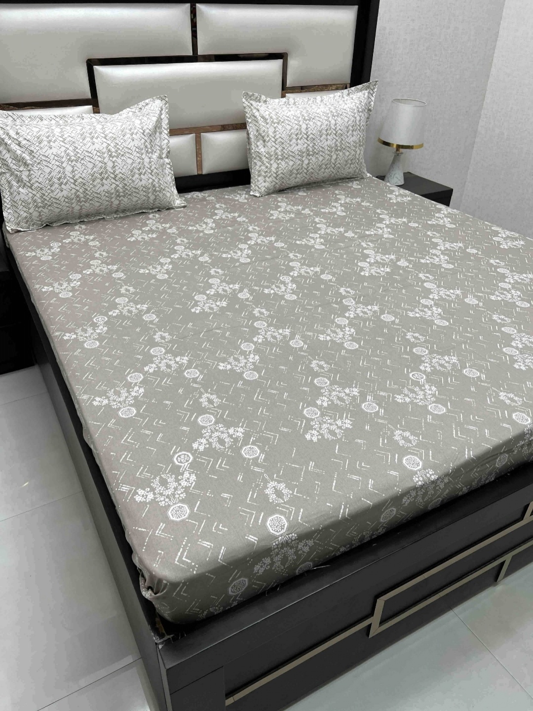 

Pure Decor Lifestyle Grey & White Floral Cotton 300 TC King Bedsheet Set 2.72 m x 2.78 m