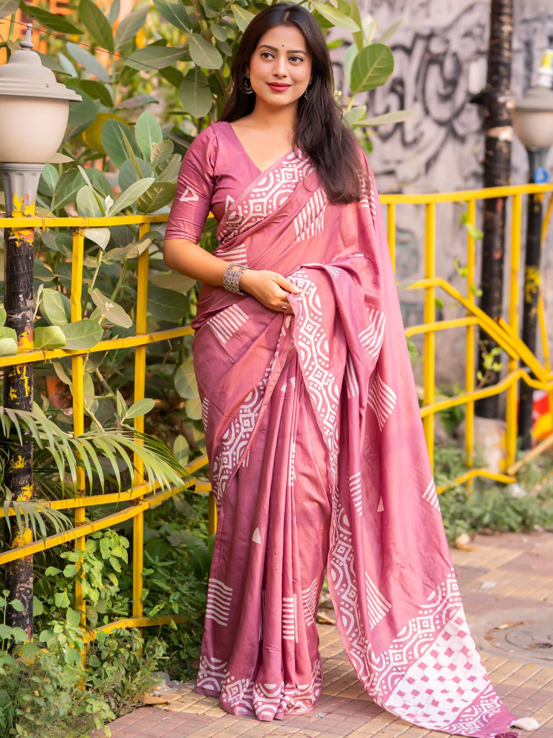 

Mitera Batik Designer Chanderi Saree, Pink