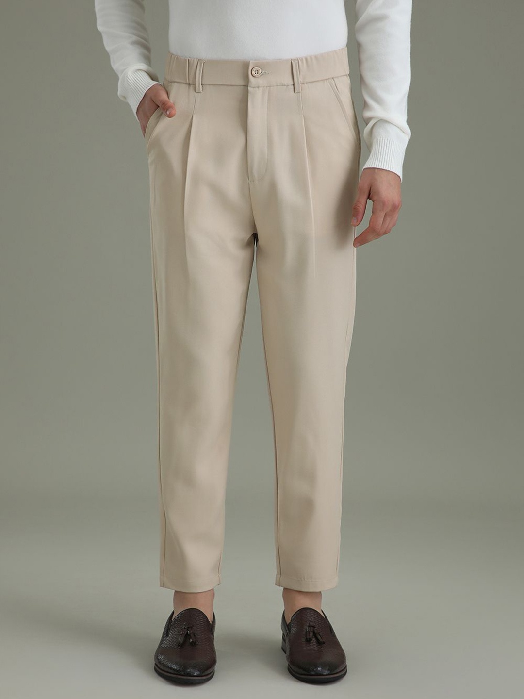 

Banana Club Men Relaxed Pleated Trousers, Beige