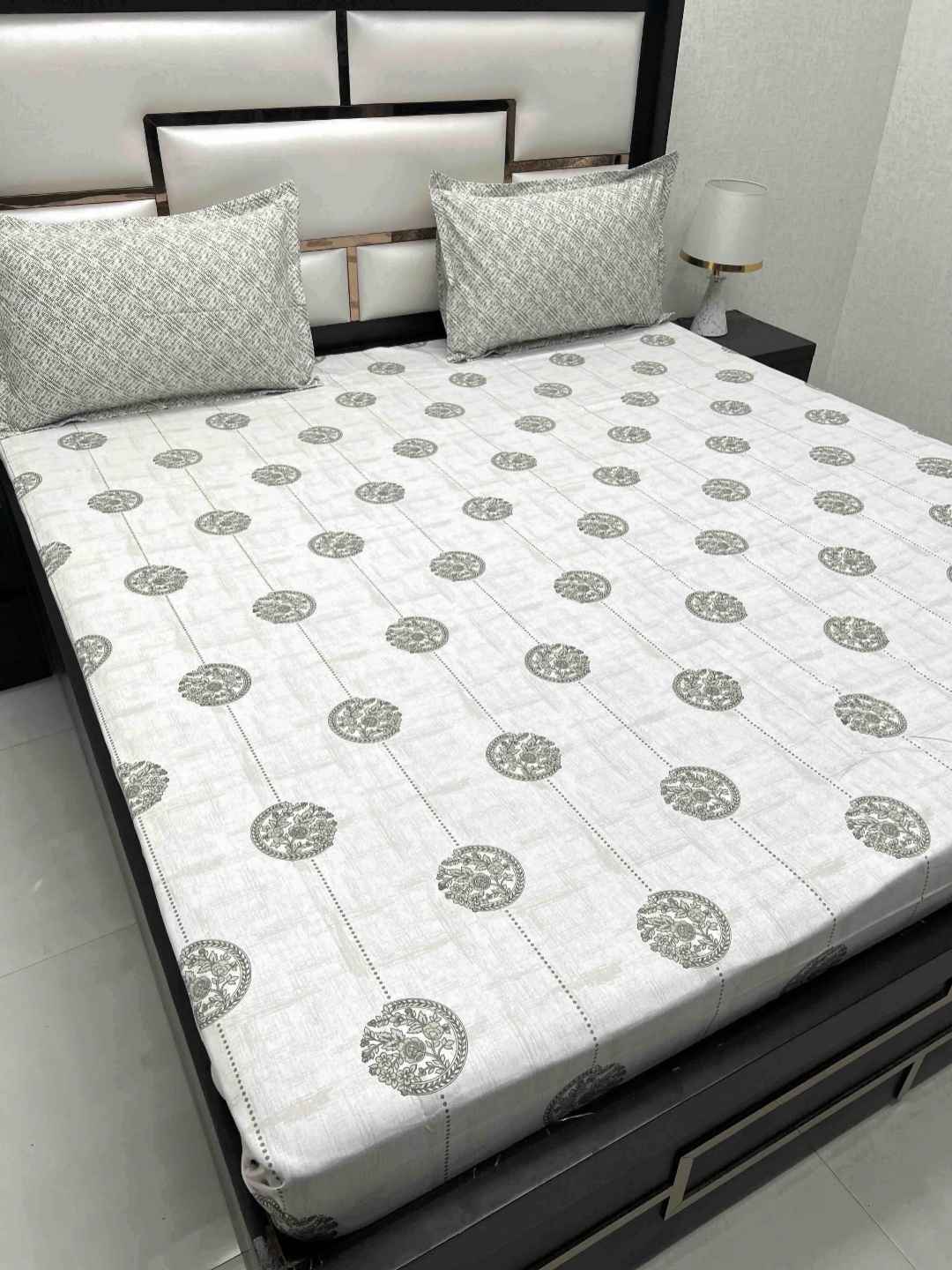 

Pure Decor Cotton King Size Double Bed Bedsheet With 2 Pillow Covers 2.74m X 2.74m, White