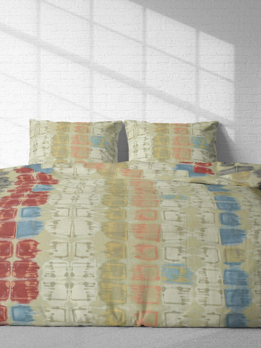 

VINTANA Olive Green & Red 300 TC King Bedsheet with 2 Pillow Covers