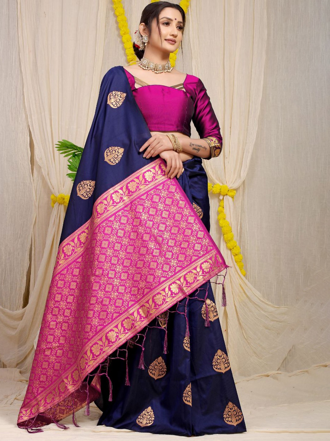 

Royal Rajgharana Saree Woven Design Zari Pure Silk Banarasi Sarees, Navy blue