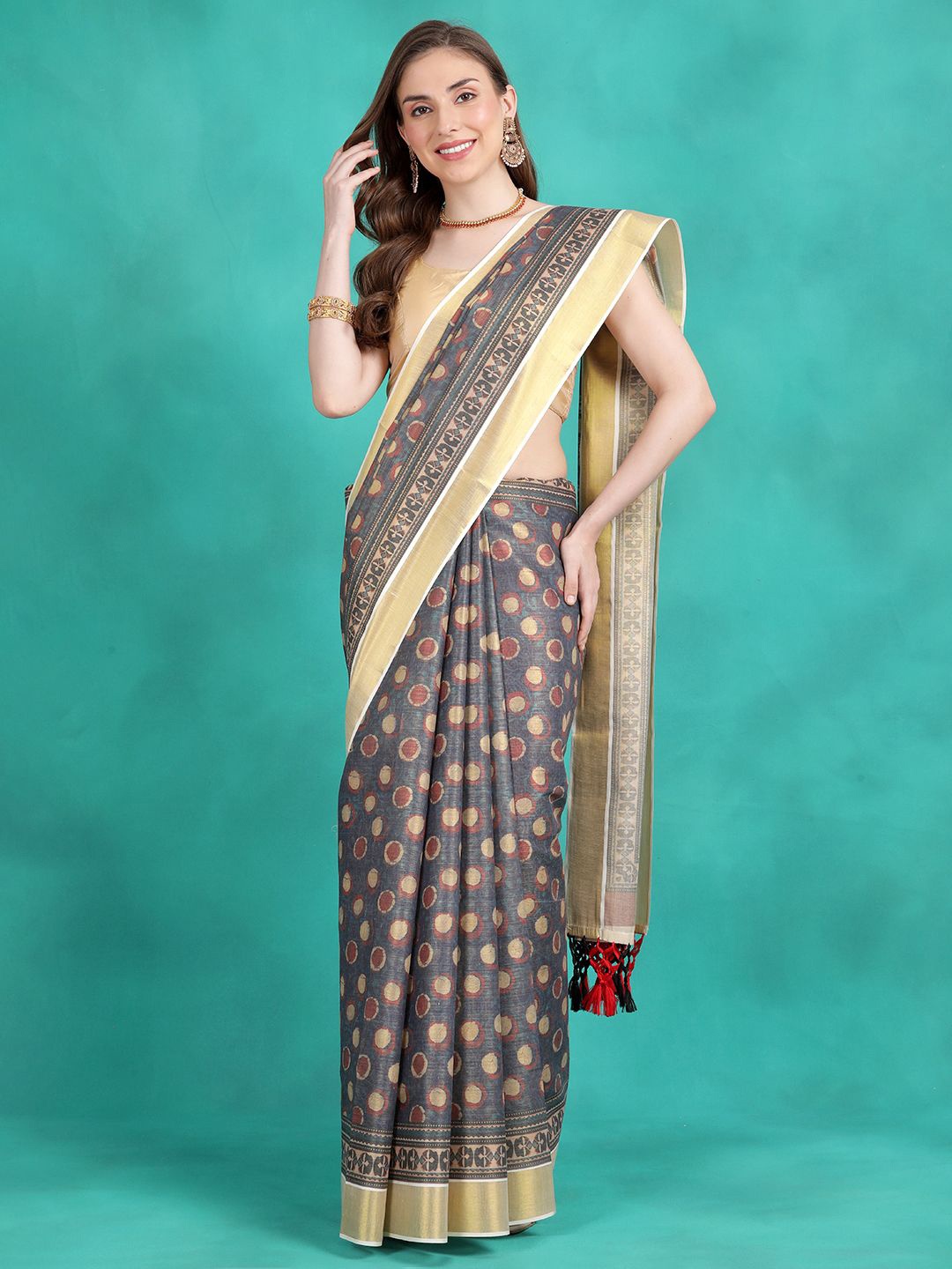 

Sangria Geometric Printed Saree With Blouse, Grey