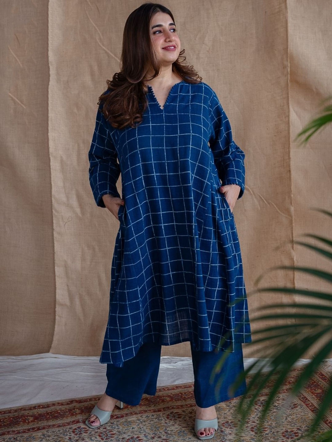 

THE INDIAN ETHNIC CO Women Printed Block Print Handloom Kurta, Blue