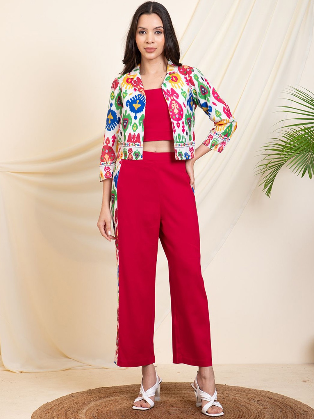 

DEEBACO Printed Notched Lapel Collar Blazer & Trouser With Crop Top, Magenta