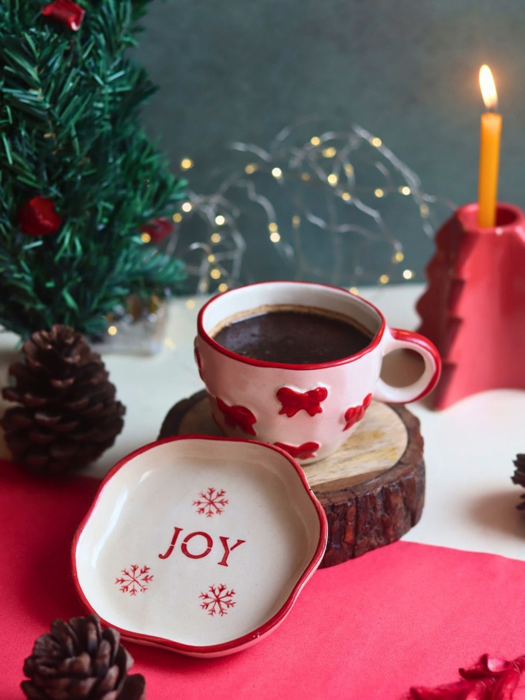 

WEAVING HOMES White & Red Textured Cup With Plate