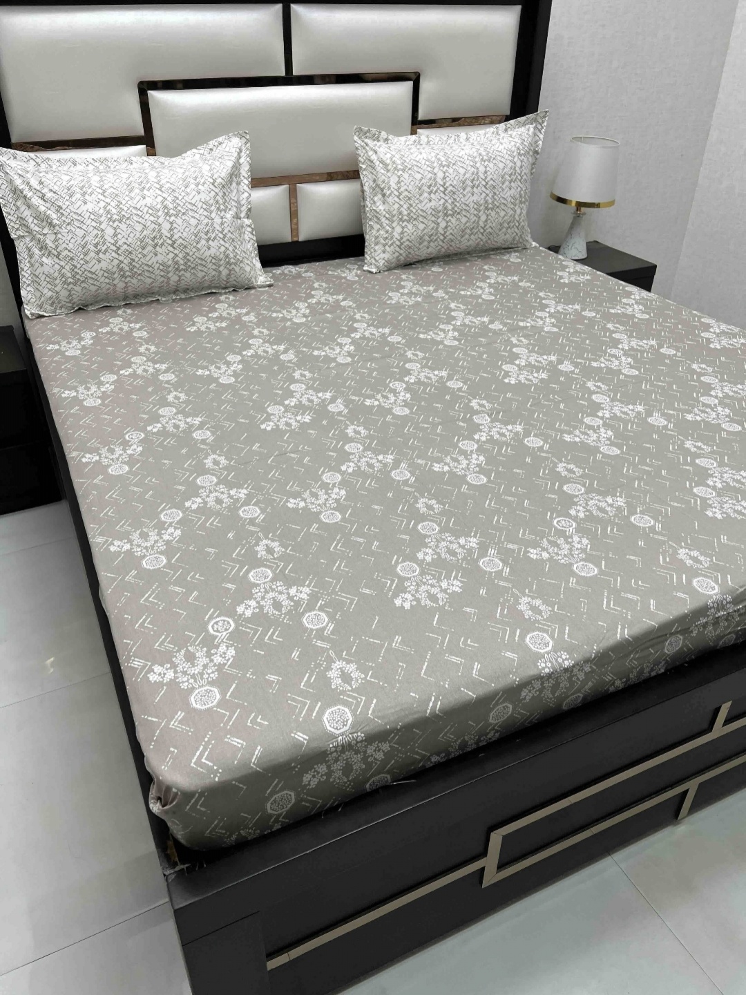 

Pure Decor Lifestyle Grey Floral Printed Pure Cotton 240TC King Bedsheet Set 2.78 x 2.72m