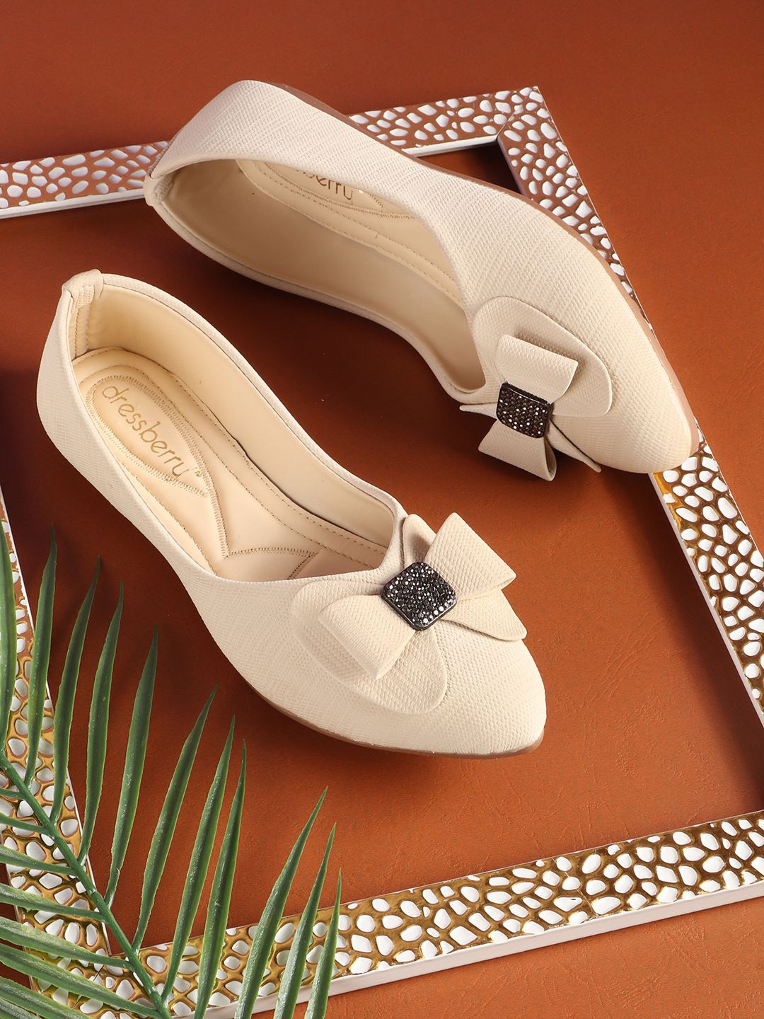 

DressBerry Women Embellished Ballerinas with Bows Flats, Cream