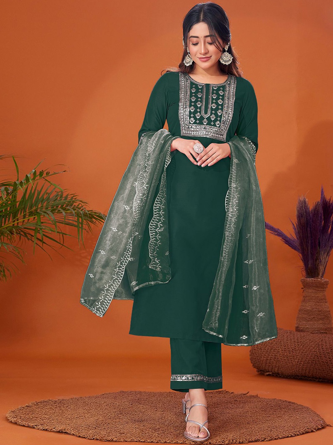 

SKYLEE Women Ethnic Motifs Embroidered Regular Sequinned Kurta with Trousers & With Dupatta, Green