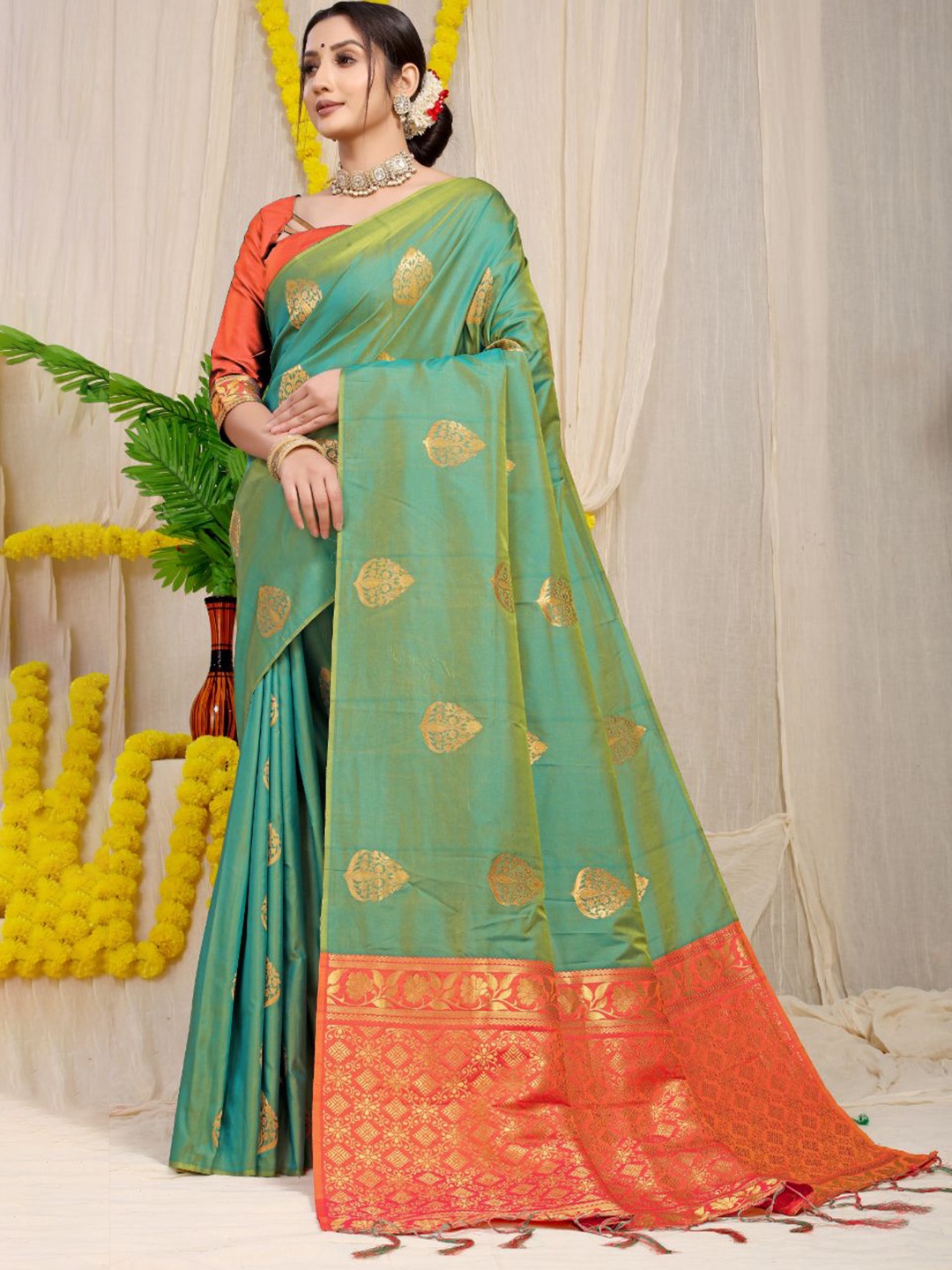 

Royal Rajgharana Saree Woven Design Zari Pure Silk Banarasi Sarees, Sea green