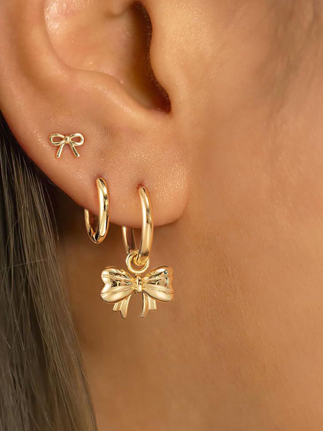 

StyleCast x Revolte Classic Studs Earrings, Gold