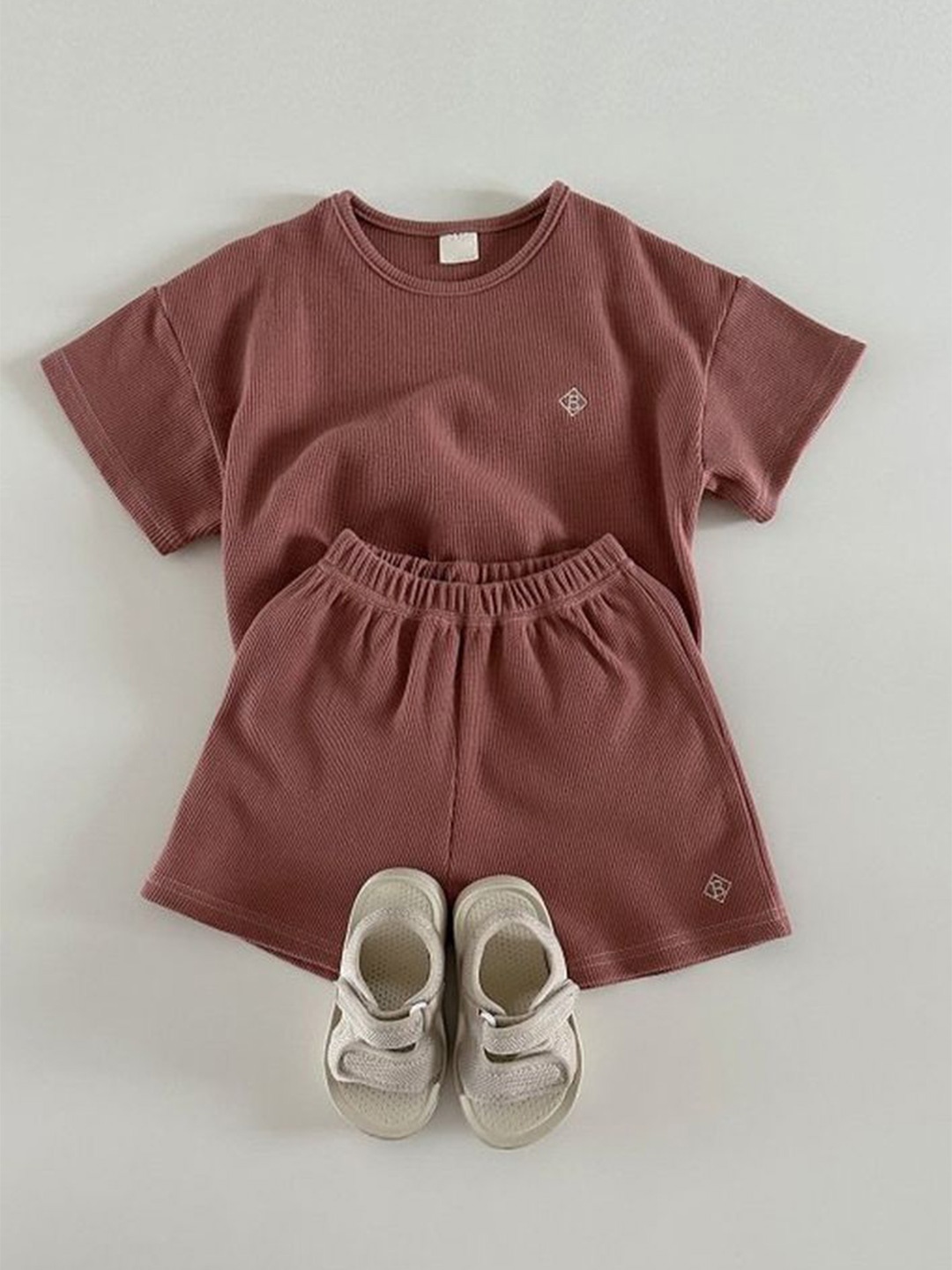 

LULU & SKY Unisex Kids T-shirt with Shorts, Maroon