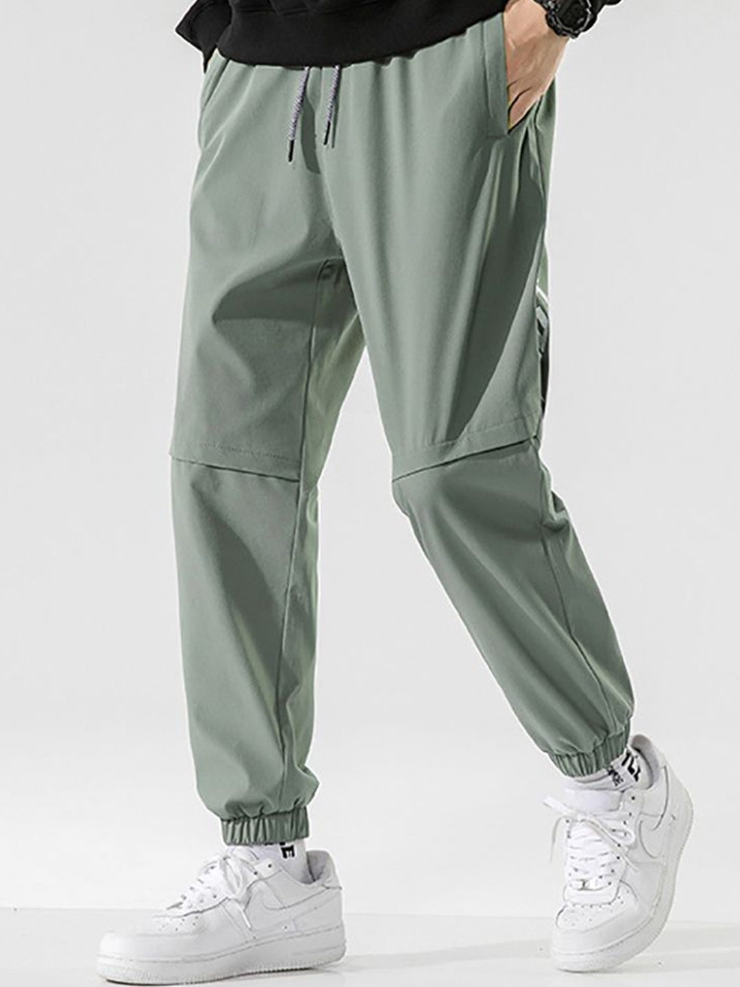 

StyleCast x Revolte Men Easy Wash Joggers Trousers, Green
