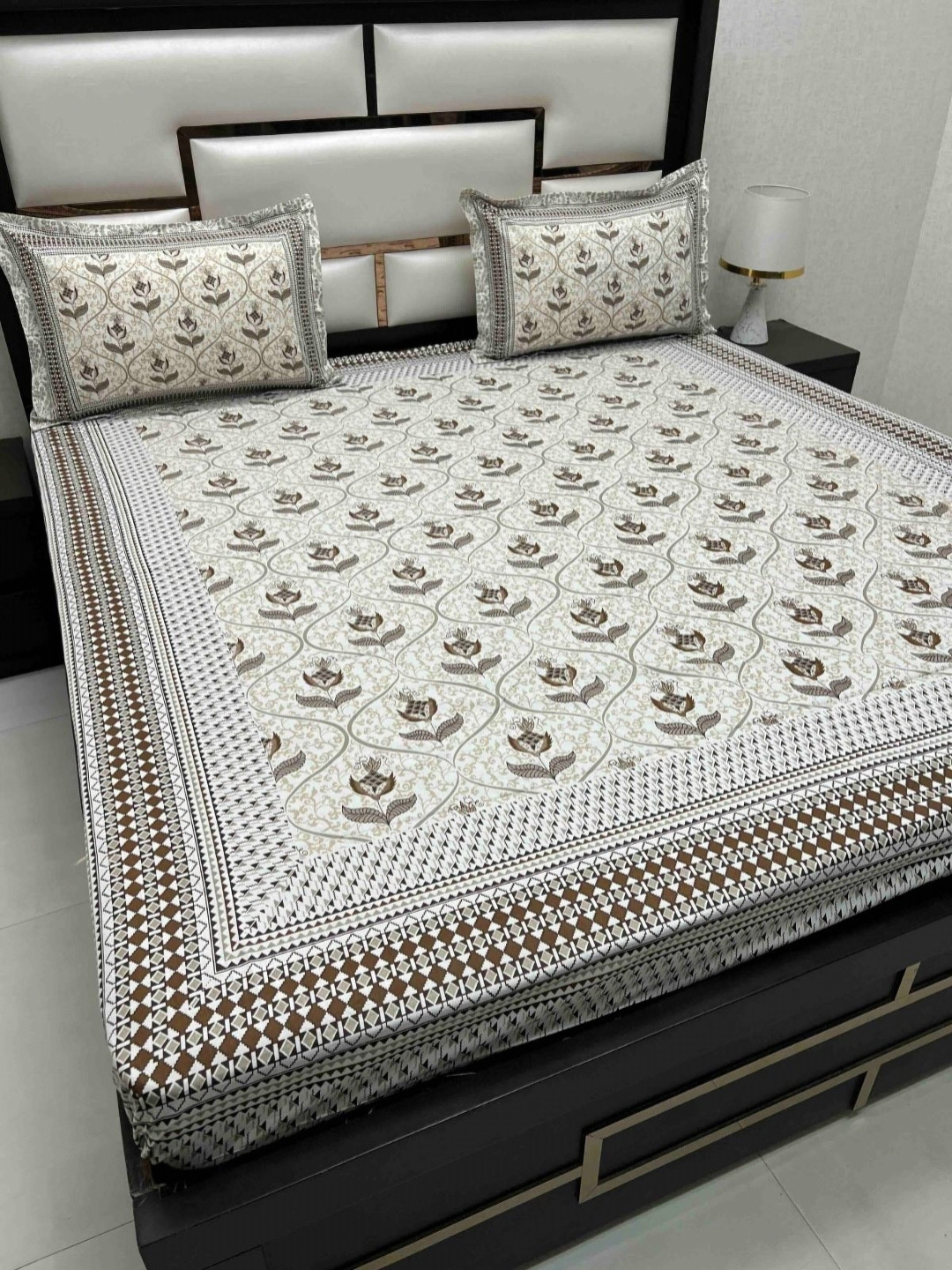 

Pure Decor Cotton King Size Double Bed Bedsheet With 2 Pillow Covers 2.74m X 2.74m, White