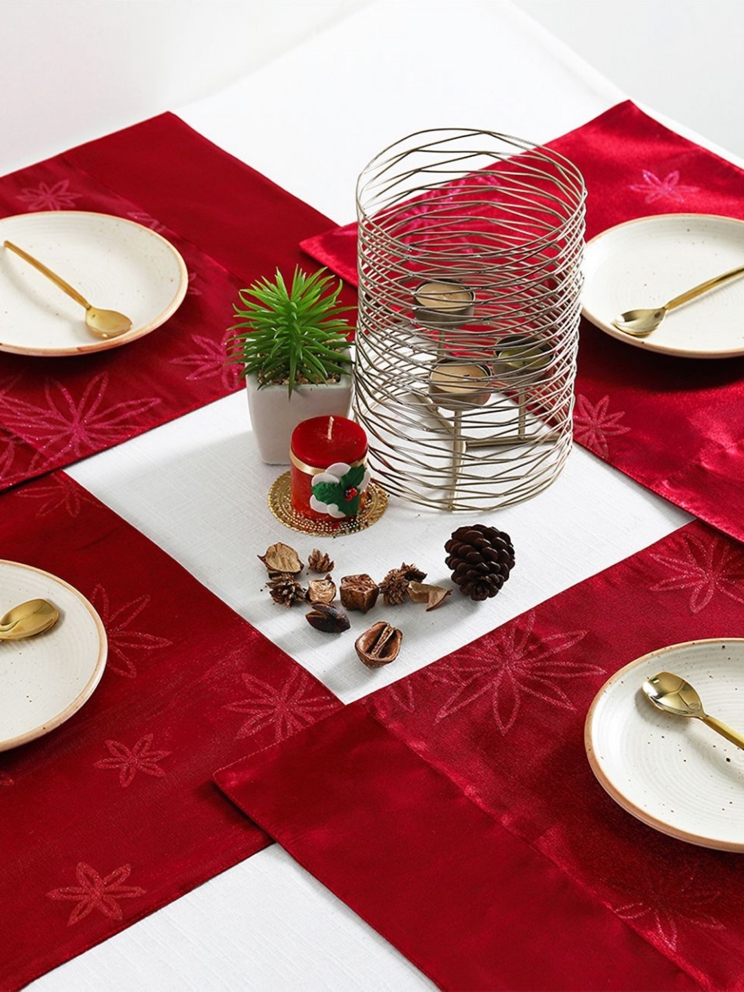 

Ratan Cart 6-Pcs Red Printed Table Placemats