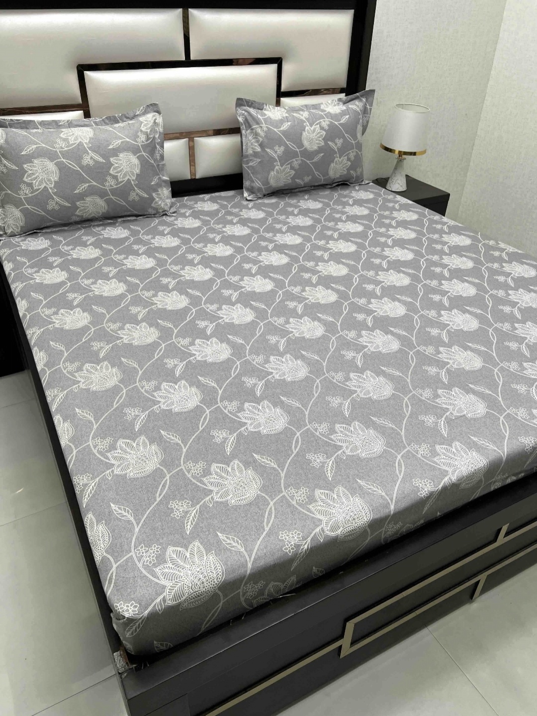 

Pure Decor Royal Passion Grey Floral Cotton 220 TC Queen Bedsheet Set 2.28 m x 2.56 m